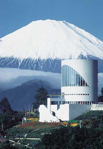 松田山ハーブ館と富士山の画像